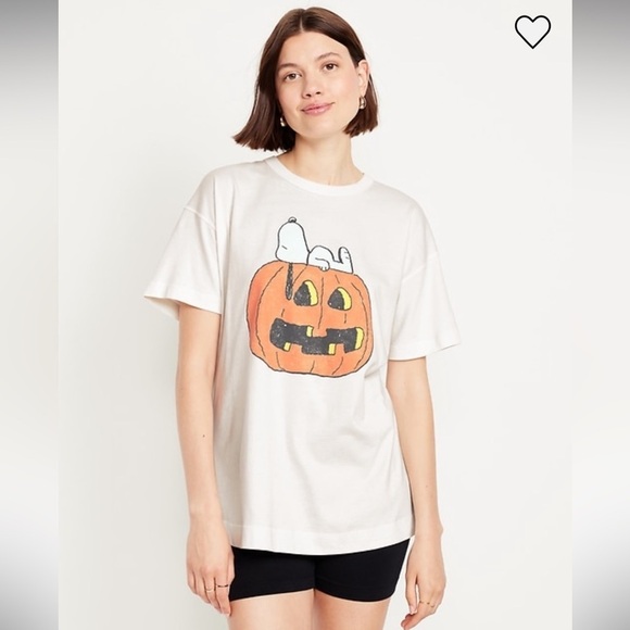 Old Navy Tops - NWT Oversized Peanuts™
Snoopy Pumpkin T-Shirt unisex XL